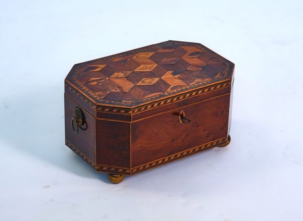 AN EARLY 19TH CENTURY COMPRESSED OCTAGONAL BOX