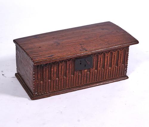 A 17TH CENTURY OAK BIBLE BOX