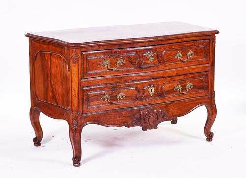 AN 18TH CENTURY FRENCH WALNUT SERPENTINE COMMODE