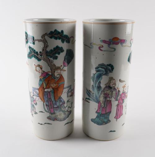 A PAIR OF CHINESE FAMILLE-ROSE CYLINDRICAL VASES (2)