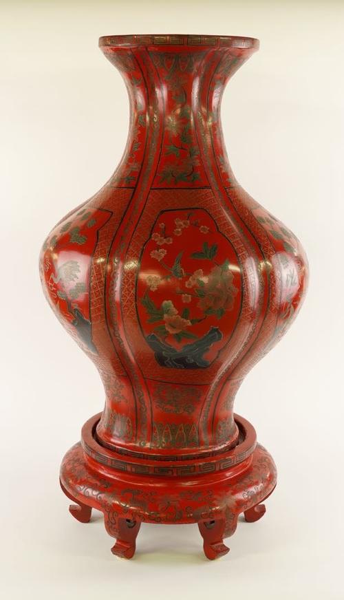 A VERY LARGE CHINESE RED LACQUER VASE AND STAND (2)