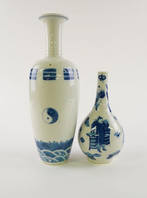 A CHINESE BLUE AND WHITE SLENDER OVOID VASE
