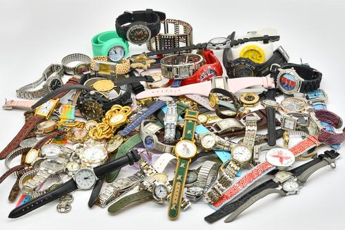 A COLLECTION OF MOSTLY QUARTZ WRISTWATCHES (QTY)