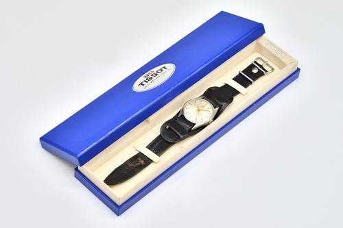 A TISSOT SEASTAR STEEL CASED GENTLEMAN'S WRISTWATCH