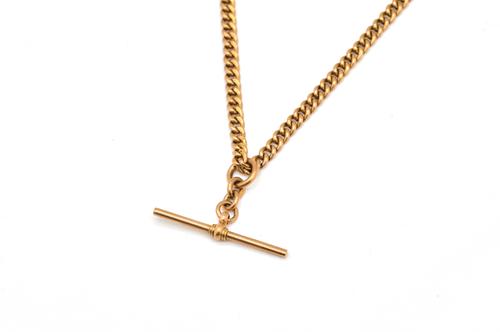 A GENTLEMAN'S 9CT GOLD CURB LINK WATCH ALBERT CHAIN