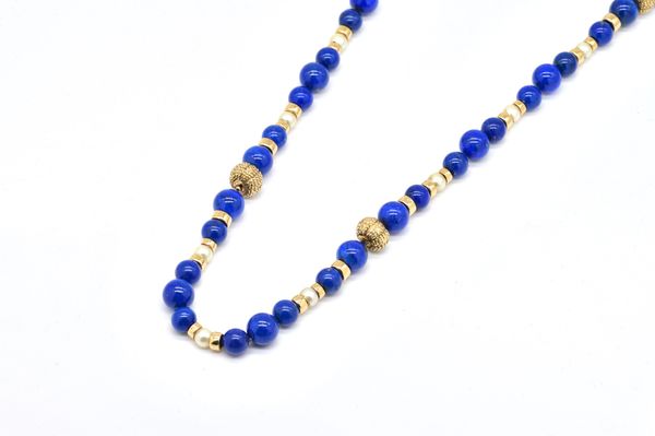 A GOLD, LAPIS LAZULI AND CULTURED PEARL NECKLACE