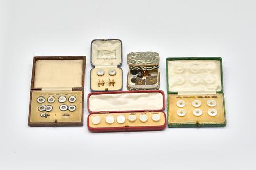 A GROUP OF DRESS ITEMS (QTY)