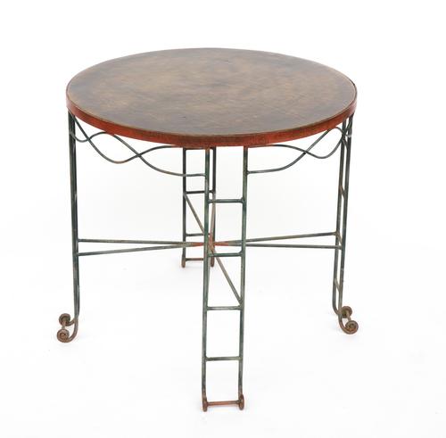 A 20TH CENTURY LEATHER INSET CIRCULAR OCCASIONAL TABLE