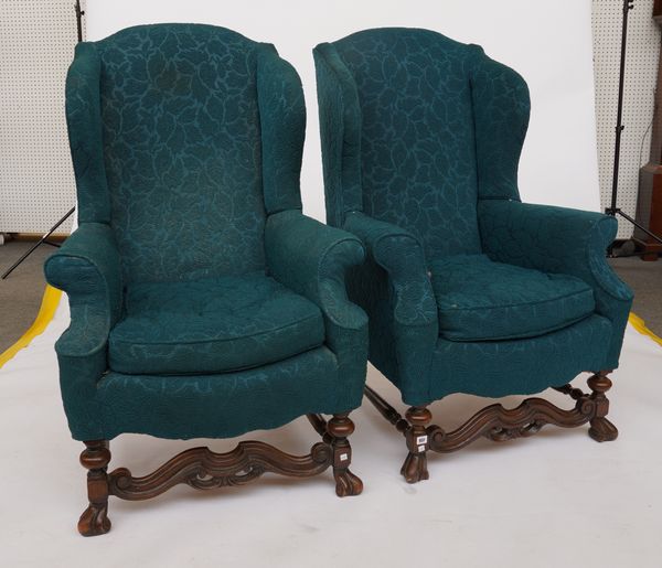 A PAIR OF 17TH CENTURY STYLE FLEMISH HIGH WINGBACK OAK FRAMED ARMCHAIRS (2)