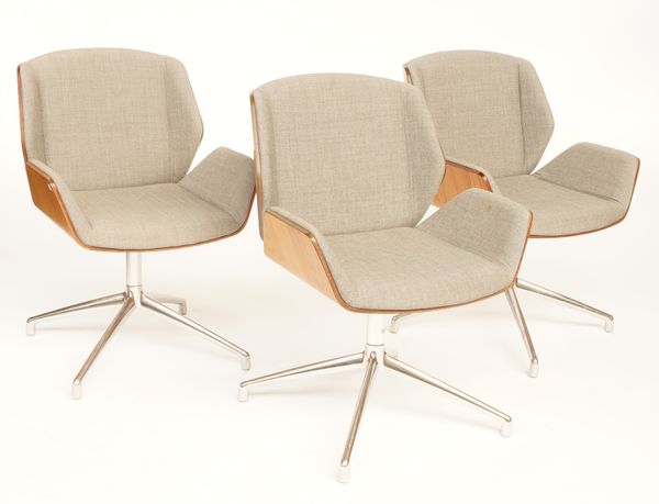 A SET OF THREE BOSS DESIGN GROUP KRUZE SWIVEL CHAIRS (3)