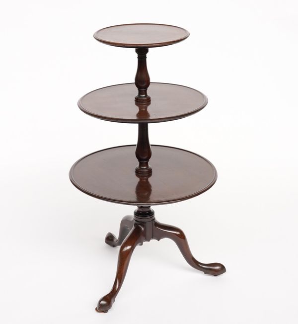 A GEORGE III MAHOGANY GRADUATED THREE TIER DUMB WAITER