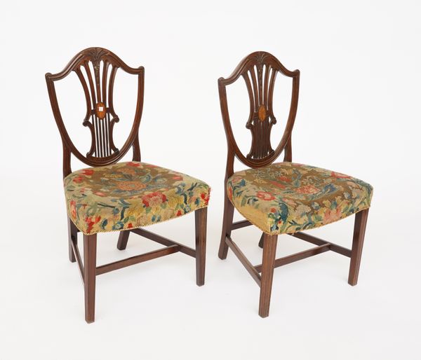 A PAIR OF GEORGE III INLAID MAHOGANY SHIELD BACK DINING CHAIRS (2)