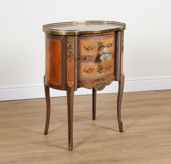 AN 18TH CENTURY STYLE FRENCH MARBLE TOP OVAL PETITE COMMODE