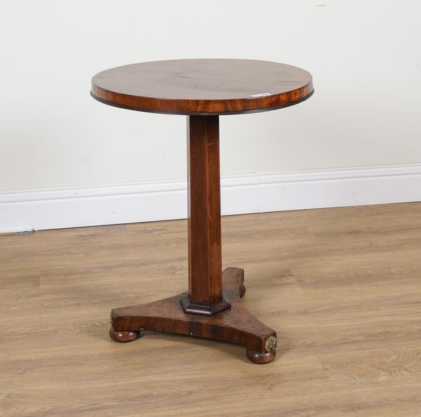 A REGENCY MAHOGANY CIRCULAR OCCASIONAL TABLE