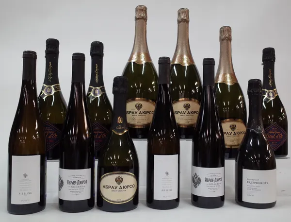 12 BOTTLES RUSSIAN SPARKLING AND WHITE WINE