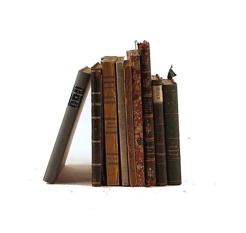 A large quantity of miscellaneous, mostly science, books in 6 boxes. Provenance: from the Collection of Peter and Margarethe Braune. The lot sold not subject to return. (qty)