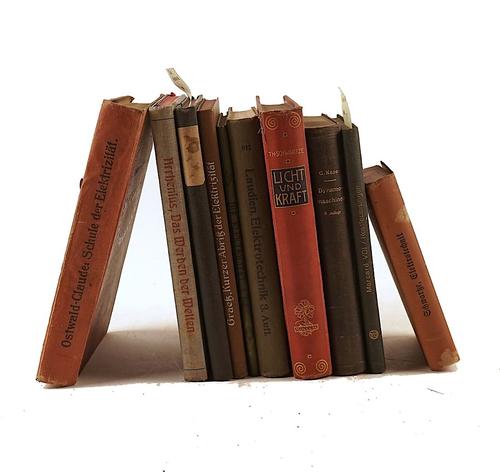 A large quantity of miscellaneous, mostly science, books in 6 boxes. Provenance: from the Collection of Peter and Margarethe Braune. The lot sold not subject to return. (qty)