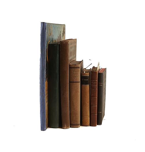 A large quantity of miscellaneous, mostly science, books in 6 boxes. Provenance: from the Collection of Peter and Margarethe Braune. The lot sold not subject to return. (qty)