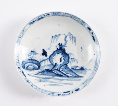 A RARE WORCESTER BLUE AND WHITE SAUCER