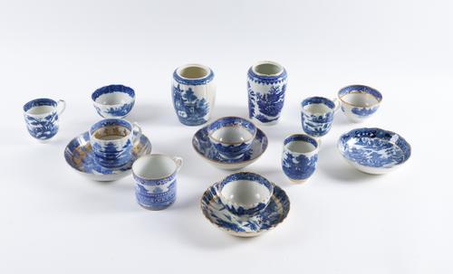 A GROUP OF ENGLISH BLUE AND WHITE PORCELAIN TEA AND COFFEE WARES