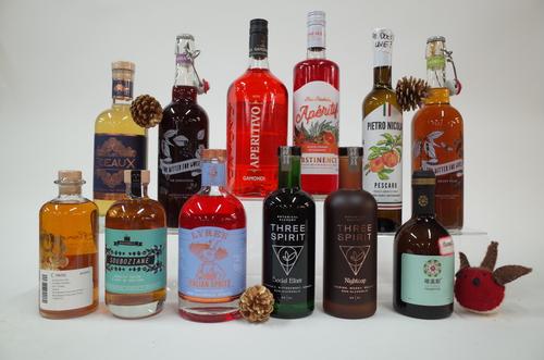 12 BOTTLES LOW AND NON ALCOHOLIC SPIRITS AND APERITIFS