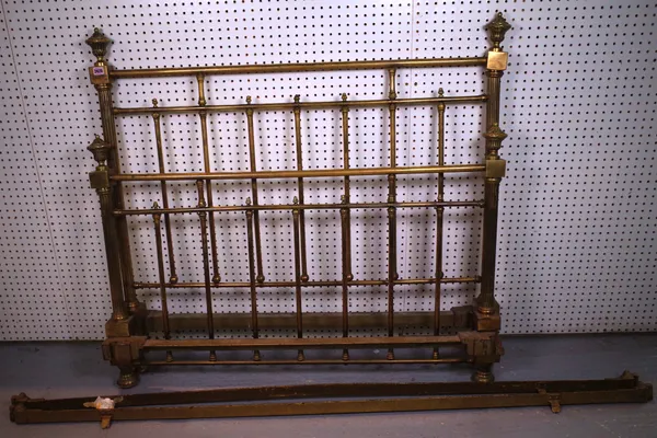 AN EARLY 20TH CENTURY LACQUERED BRASS BED WITH FOLIATE CAST URN FINNIALS