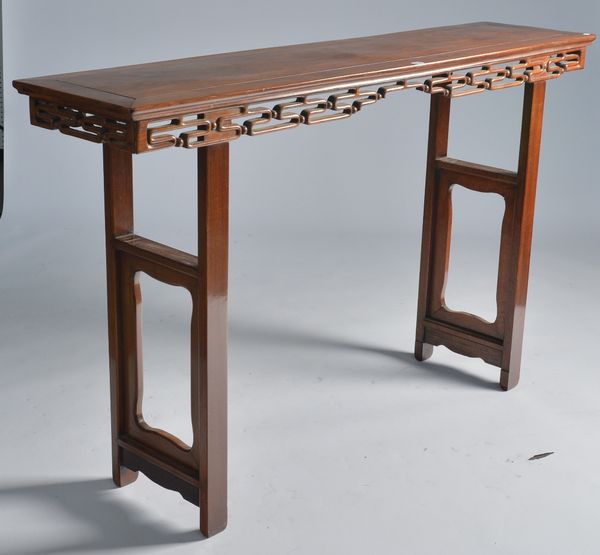 A LATE 19TH/EARLY 20TH CENTURY CHINESE HARDWOOD ALTAR TABLE