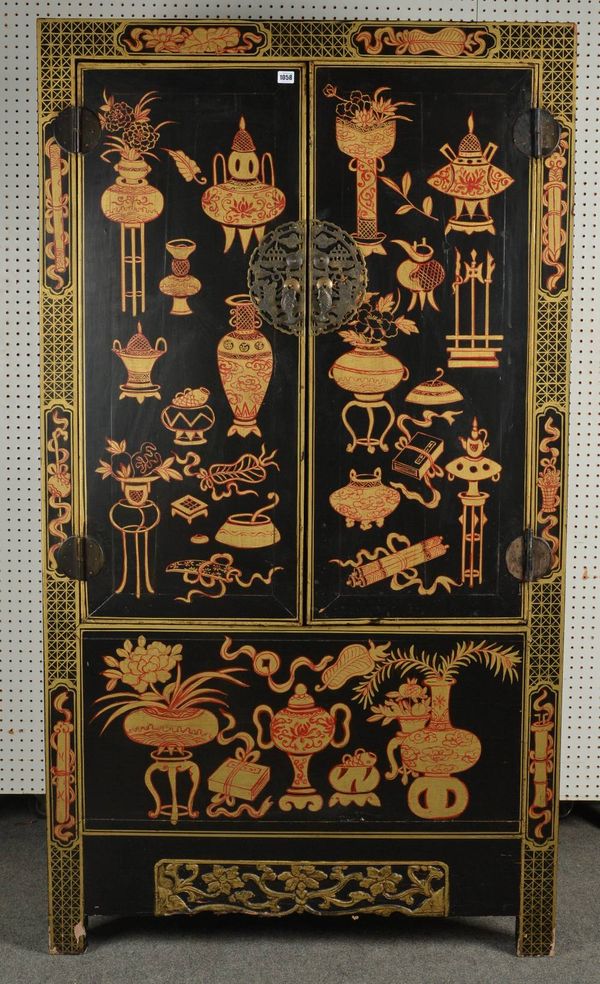 A CHINESE 20TH CENTURY GILT-DECORATED BLACK LACQUERED CABINET