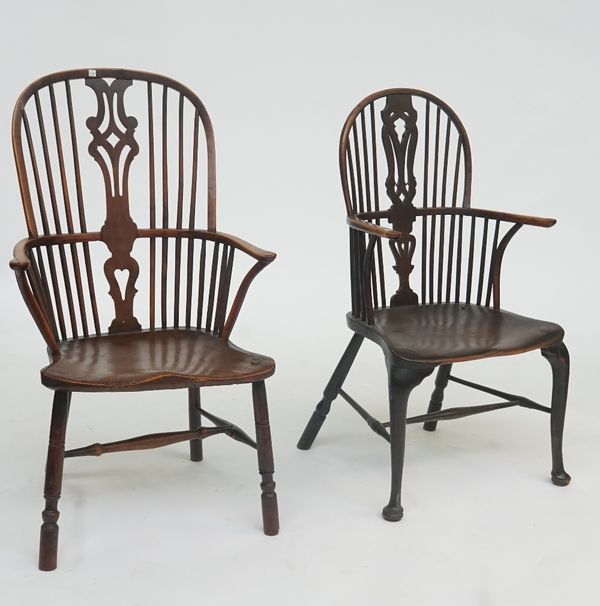 A 19TH CENTURY YEW AND ELM WINDSOR CHAIR (2)