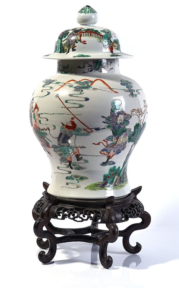 A CHINESE FAMILLE-VERTE BALUSTER VASE AND COVER