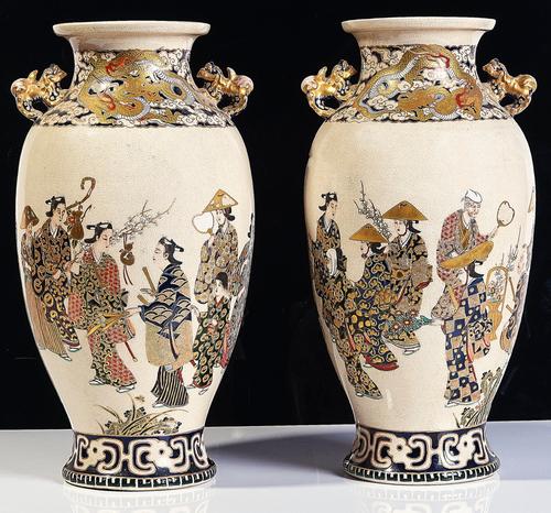 A PAIR OF JAPANESE SATSUMA VASES (2)