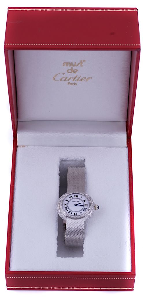 HG TO TAKE TO LONDON TO RTO.     A CARTIER 18CT WHITE GOLD AND DIAMOND SET LADY'S WRISTWATCH