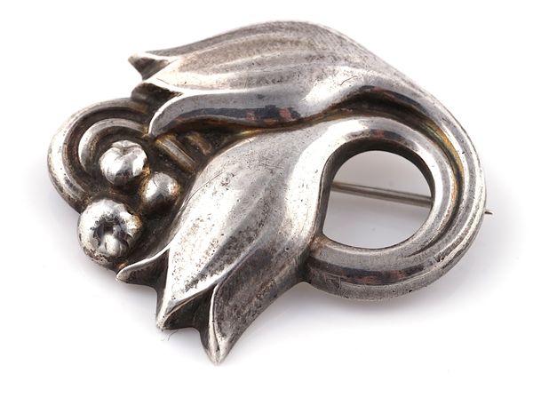 A GEORG JENSEN SILVER BROOCH