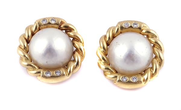 A PAIR OF MABE CULTURED PEARL, DIAMOND AND 18CT GOLD EARCLIPS