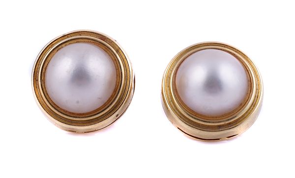 A PAIR OF MABE CULTURED PEARL AND 18CT GOLD EARCLIPS