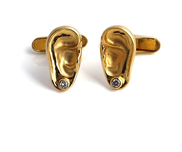 A PAIR OF 18CT GOLD AND DIAMOND SET CUFFLINKS