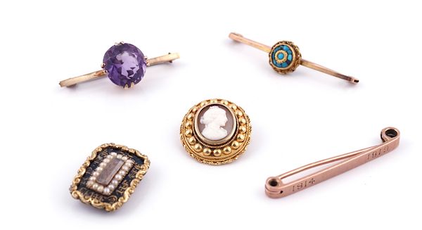 FIVE BROOCHES AND PINS (5)