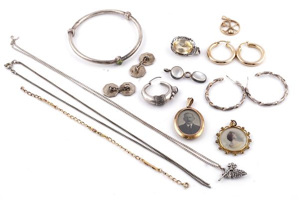 A GROUP OF JEWELLERY (13)