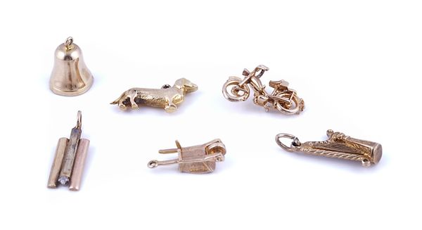 SIX 9CT GOLD PENDANTS AND CHARMS (6)