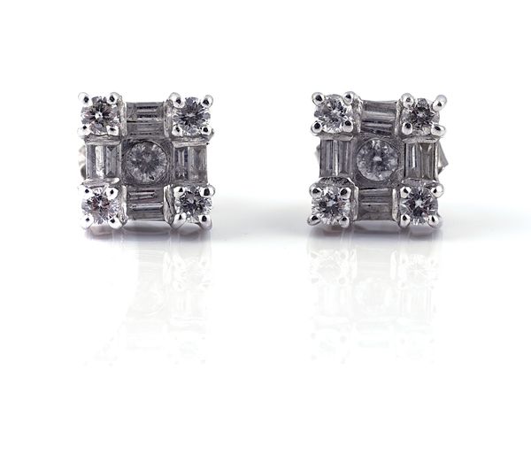 A PAIR OF 18CT WHITE GOLD AND DIAMOND SET SQUARE EAR STUDS