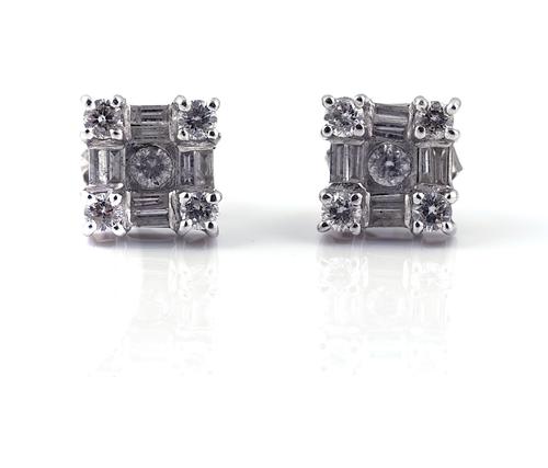A PAIR OF 18CT WHITE GOLD AND DIAMOND SET SQUARE EAR STUDS