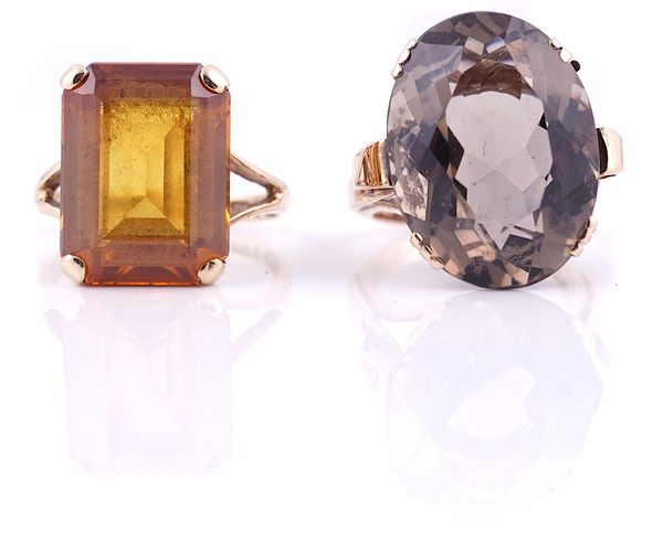 TWO GOLD AND GEMSTONE SET RINGS (2)