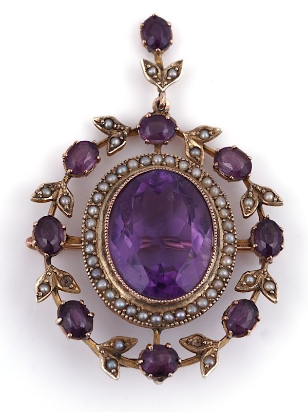 A GOLD, AMETHYST, MAUVE GEM AND SEED PEARL OVAL PENDANT BROOCH