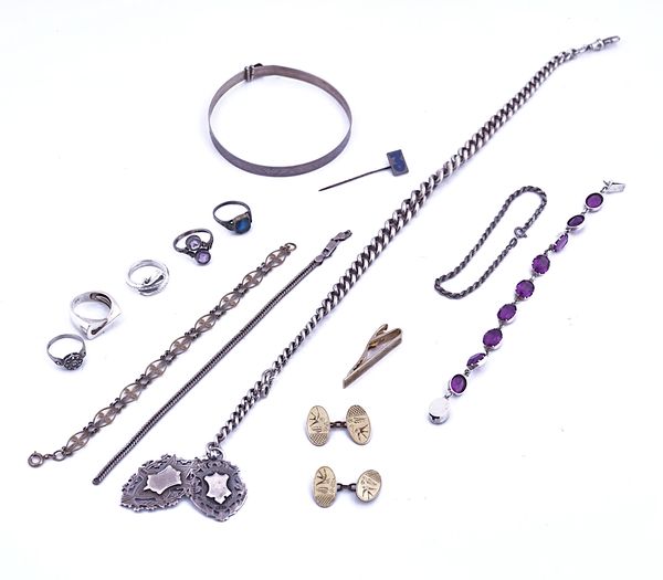 A GROUP OF JEWELLERY (14)