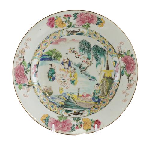 A CHINESE FAMILLE-ROSE PLATE