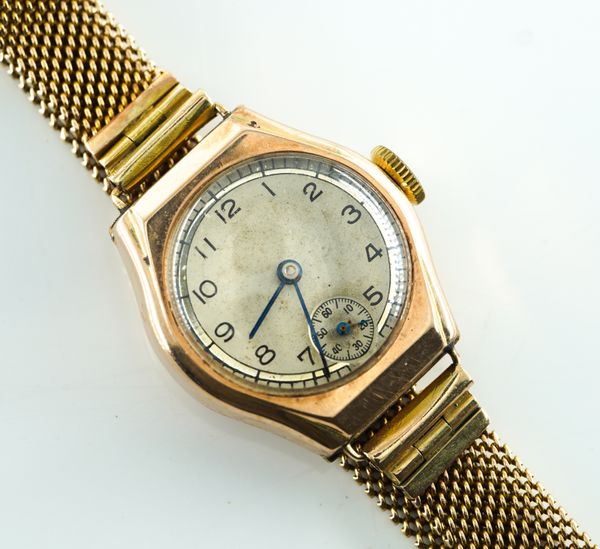 A LADIES 9CT GOLD MANUAL WIND BRACELET WRISTWATCH