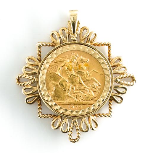 A FULL SOVERIGN PENDANT