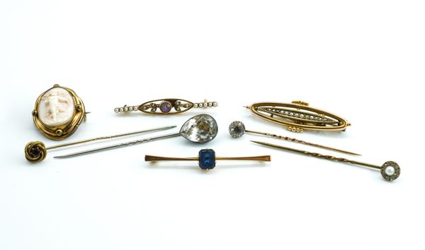 A GROUP OF FOUR BROOCHES AND FOUR STICK PINS (8)