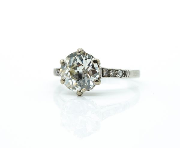 A SOLITAIRE DIAMOND RING