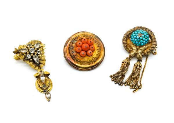 THREE VICTORIAN BROOCHES (3)